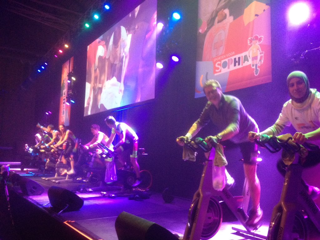 fredkoops's tweet image. Mocht het laatste uur op het hoofdpodium meefietsen om onze (douaneharmonie) van dichtbij aan te moedigen En zij mij