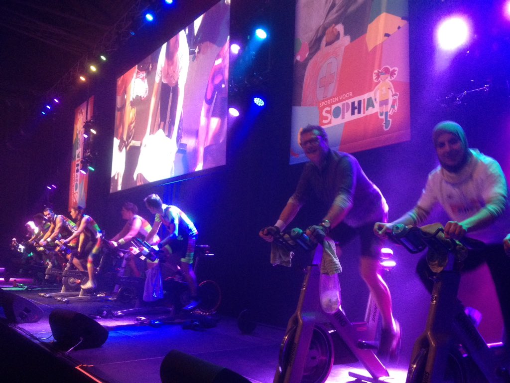 fredkoops's tweet image. Mocht het laatste uur op het hoofdpodium meefietsen om onze (douaneharmonie) van dichtbij aan te moedigen En zij mij