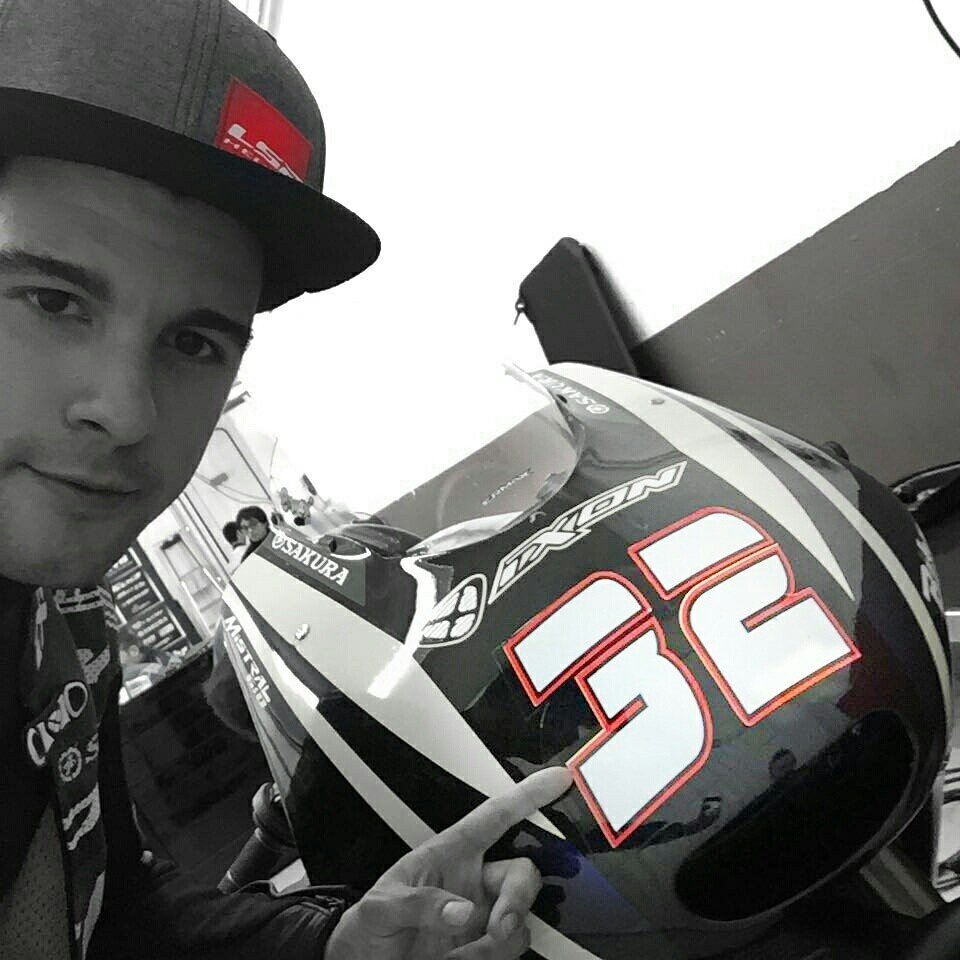 Calentando motores!!! 👊✊💨
#IV32 #FocAlaBestia #Moto2 #faltan32días