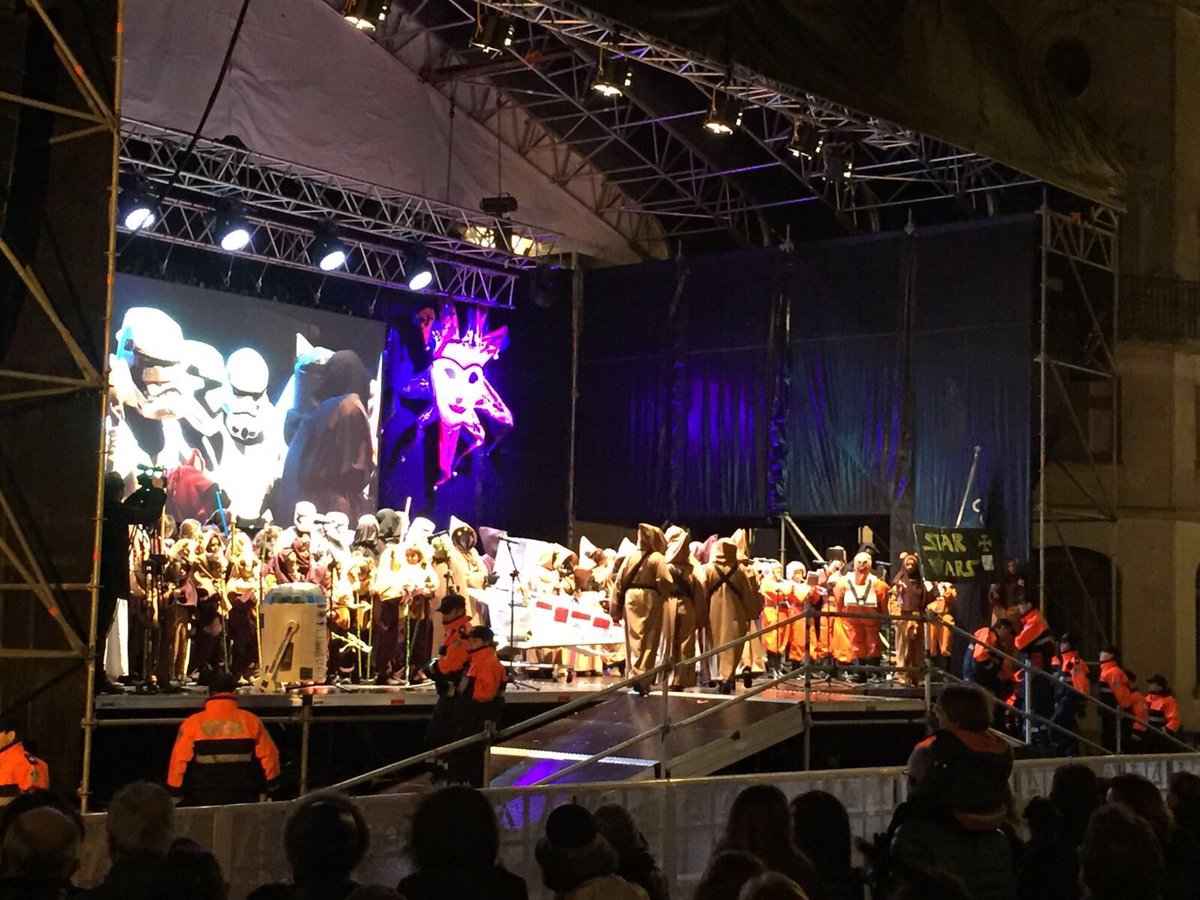 OJEColloto's tweet photo. 2º premio en el Carnaval de Oviedo! https://t.co/gZuQWkoNGw