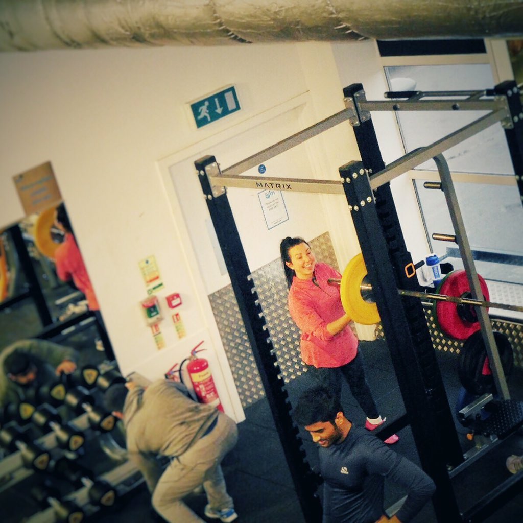 natatmtm's tweet photo. Caught in the moment! Love what you do😍 #HappyValentinesDay #morethanmuscle #squats https://t.co/VlyBk4rl2m