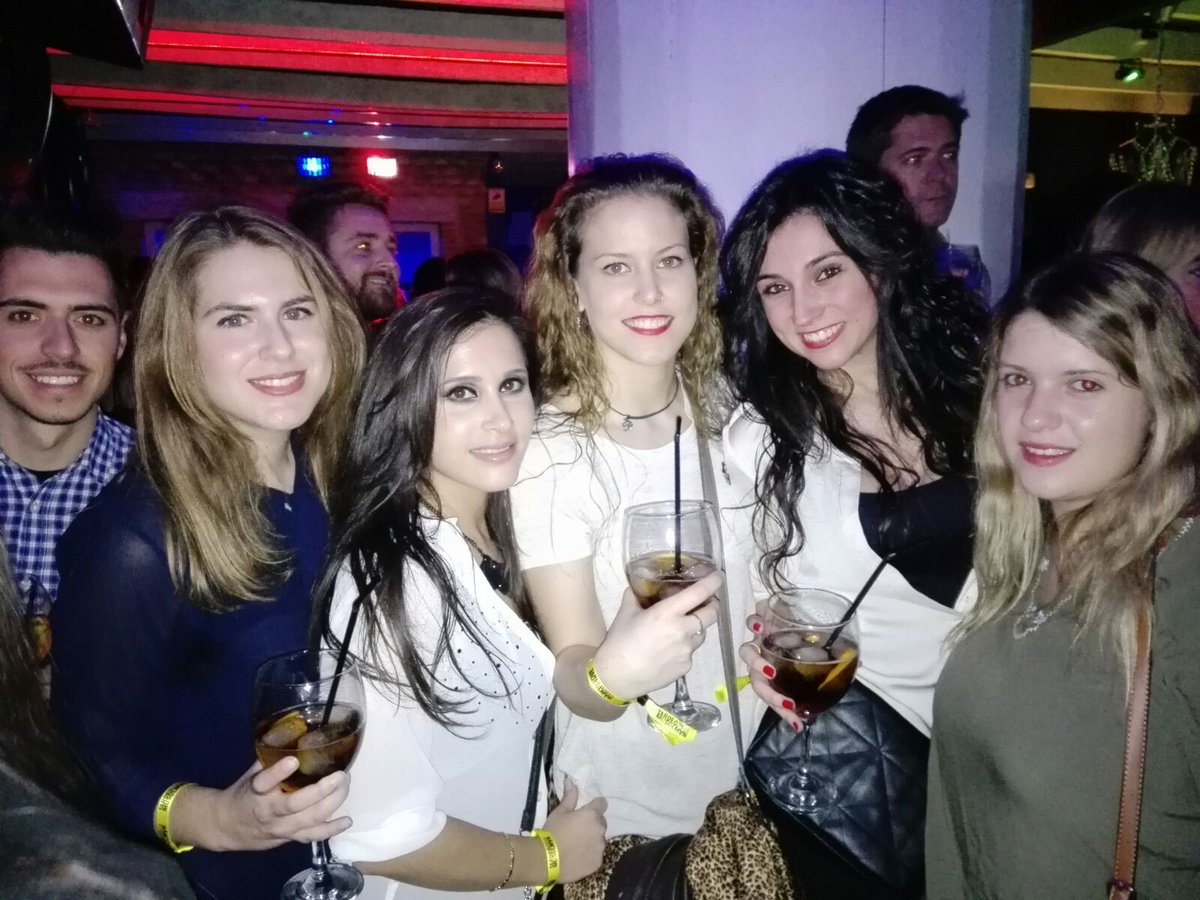 Rocio_VQ's tweet photo. Buen tardeo el de ayer 🎉🍸 #TardeoMusulmán2016 
@AnabelMartinz26 @MajoPetrer @su_394_h @VeroCascales3 @olaya_sanchez https://t.co/sQGvW16CyC