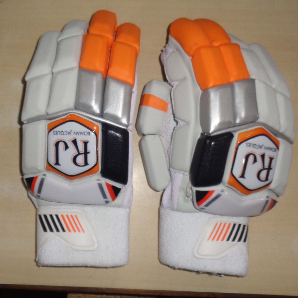 rjbats's tweet photo. 2016 GFX Batting Glove https://t.co/BQ7EBLWt8Y