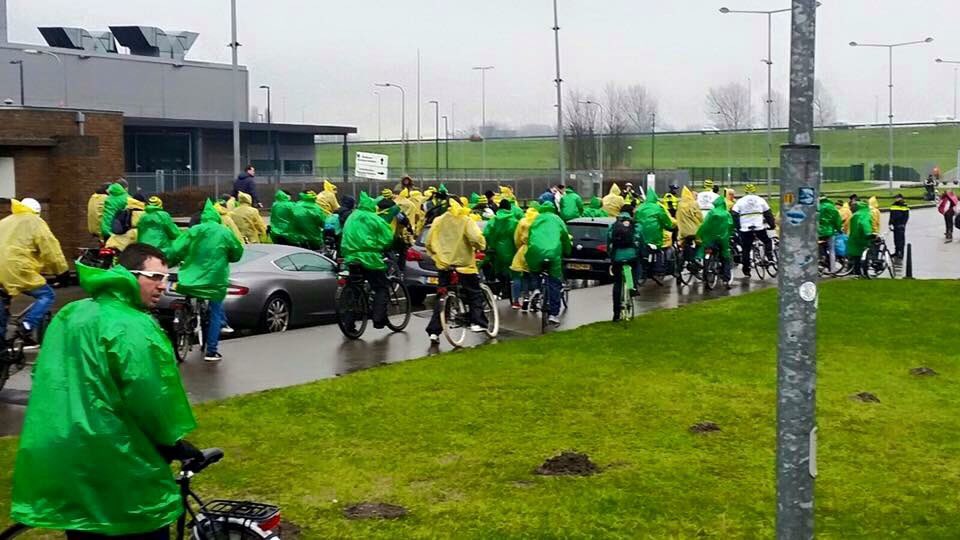 ADODenHaag's tweet photo. Onderweg naar Rotterdam op de fiets voor ALS! #excADO #fietscombi #trots https://t.co/aLmPl1UrRR