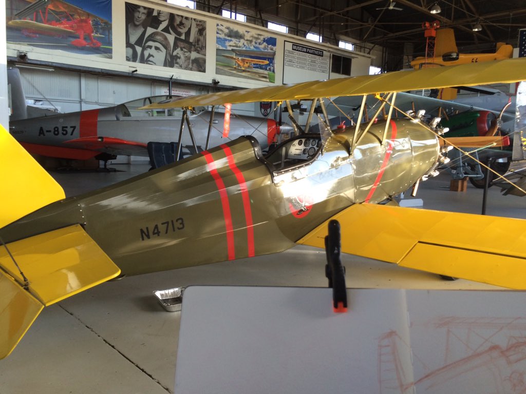 looseflow74's tweet photo. Painting planes https://t.co/3d7xvffleC