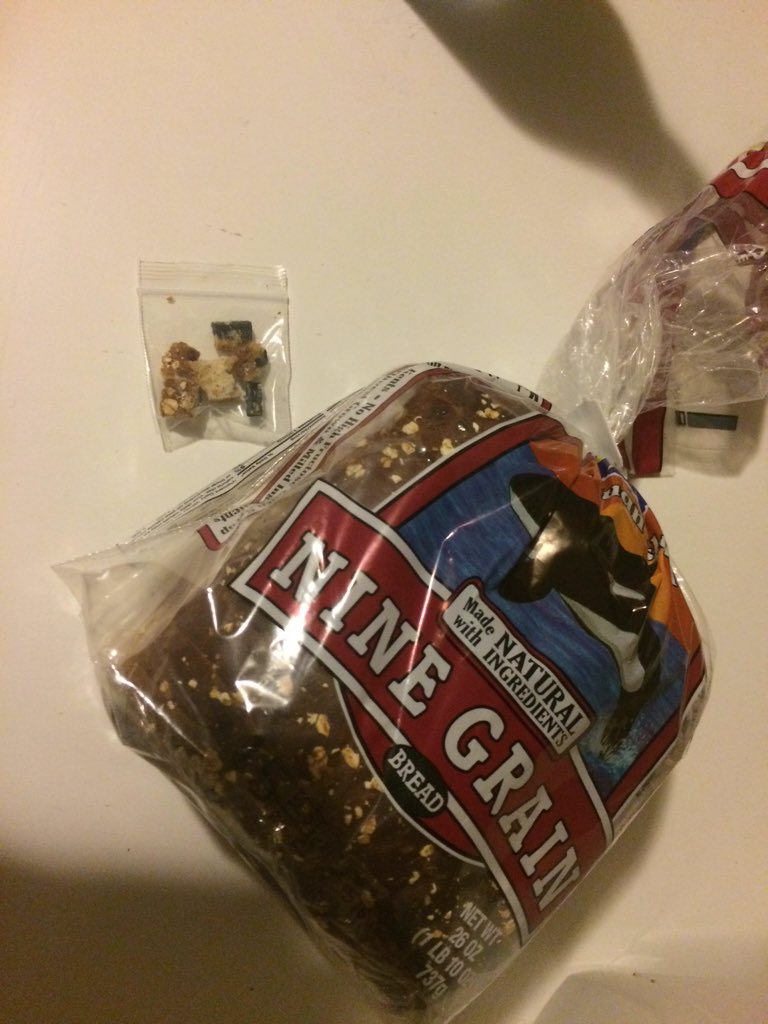 violetmoore_'s tweet photo. my mom found plastic in 4 pieces of bread from franz bread ?? we're very disappointed with this. don't buy it !! https://t.co/nKcp2jUo6z