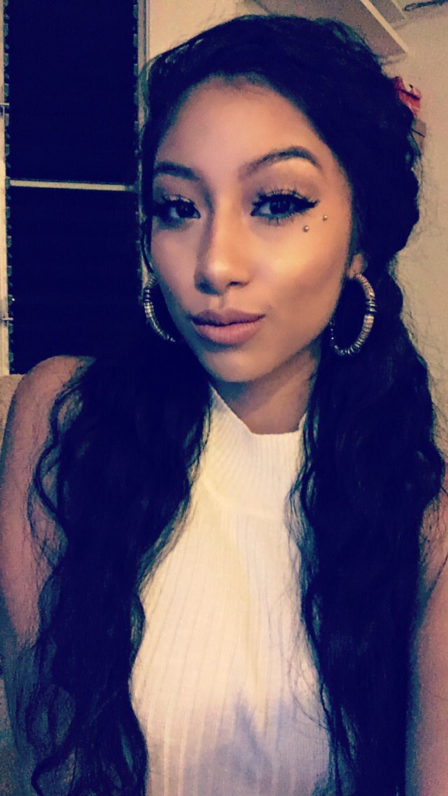 spicymilff's tweet photo. No wonder bae @Amrezyyy loves this filter... Bitch I'm poppinπβ¨ #learnitfromrezy #yasssshunty https://t.co/CwBhJbRClC