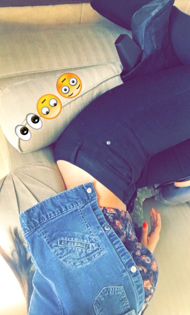 LaProstitutaGT's tweet photo. A todos los que me sigan y le den retuit a este tuit les envió vídeo de cómo me quito la ropa y me masturbo 💦 https://t.co/IXE2Gefevl