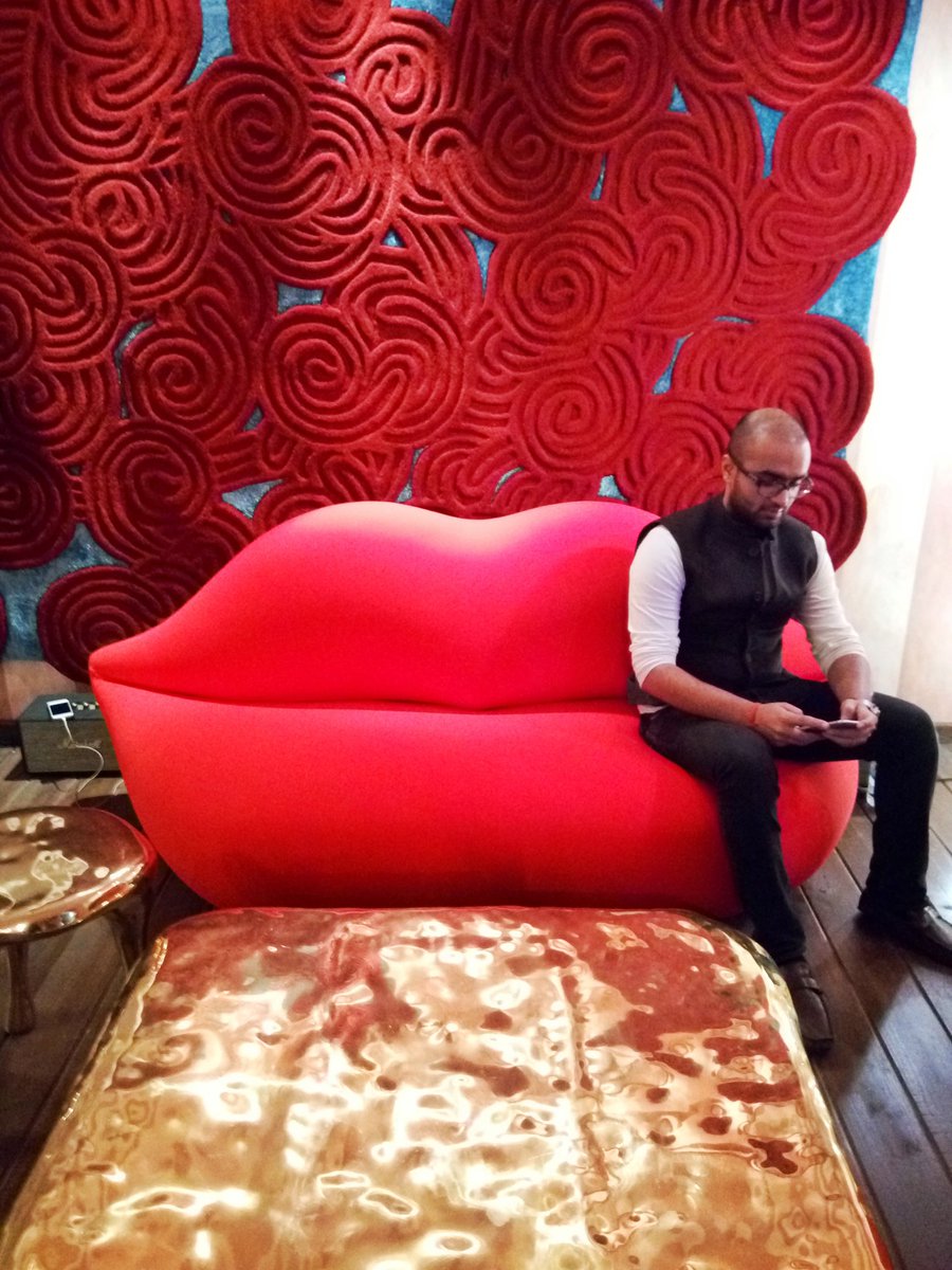 twilightfairy's tweet photo. Stuff #iwant frm India design'16 #indiadesignid2016 Lip couch & guy π, African stoneware dining setting under canopy https://t.co/CGaMI2Evyj