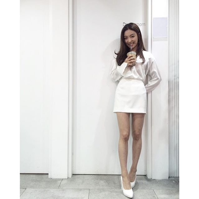 mydaysforyuumi's tweet photo. Omg they're matching #Sulna https://t.co/wzQCIw2dxS
