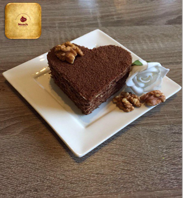 arasholland's tweet photo. Aras Food/Noach Delights  wenst u en uw geliefde een fijne valentijnsdag toe!💖💘 https://t.co/jFSScVoX0W