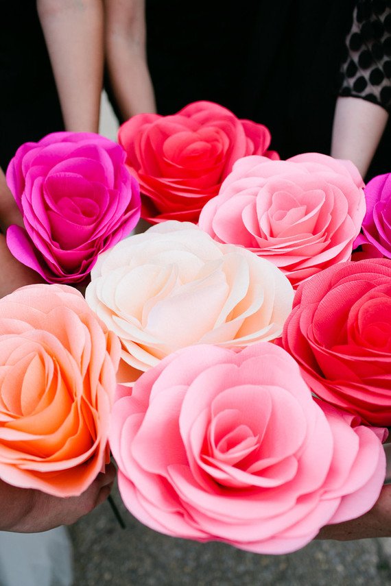 tryCapsule's tweet photo. DIY paper flower wedding: Amy + Matt https://t.co/oAoj3rnDRZ #wedding https://t.co/lmpddmbuaY