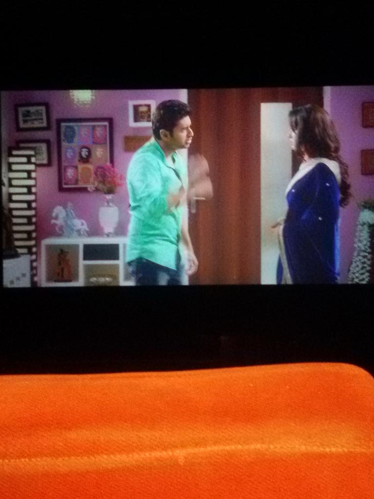 ainulbasargaye1's tweet photo. @AnkushLoveUAll 
Birthday gifts for you watching #kktb 
Lovely movie done by @mimichakraborty @VenkateshFilms https://t.co/uKW9i5dzte