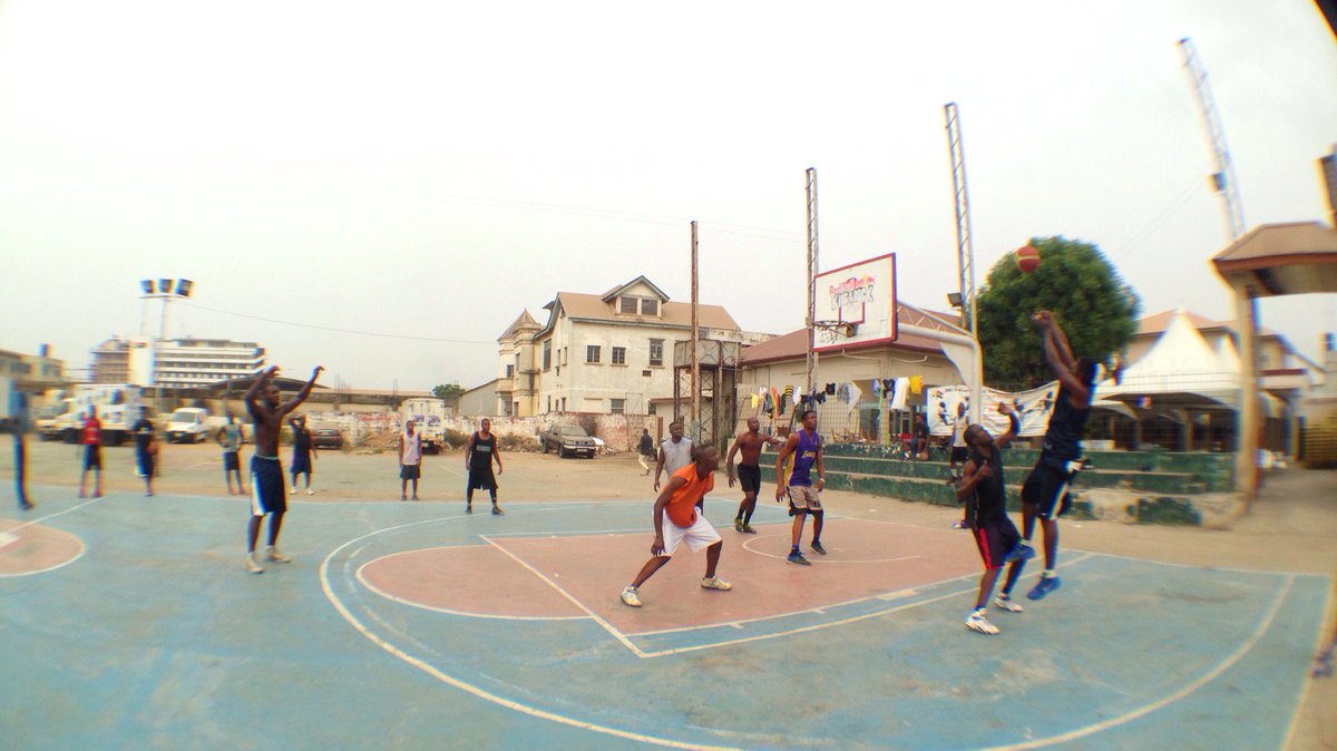 ofoli_kwei's tweet photo. The game heat up rough! #TeamHashim vs #TeamMonta — I'm at Lebanon House, Tudu https://t.co/aLVZjpQIyP https://t.co/4Lzxt0PirX