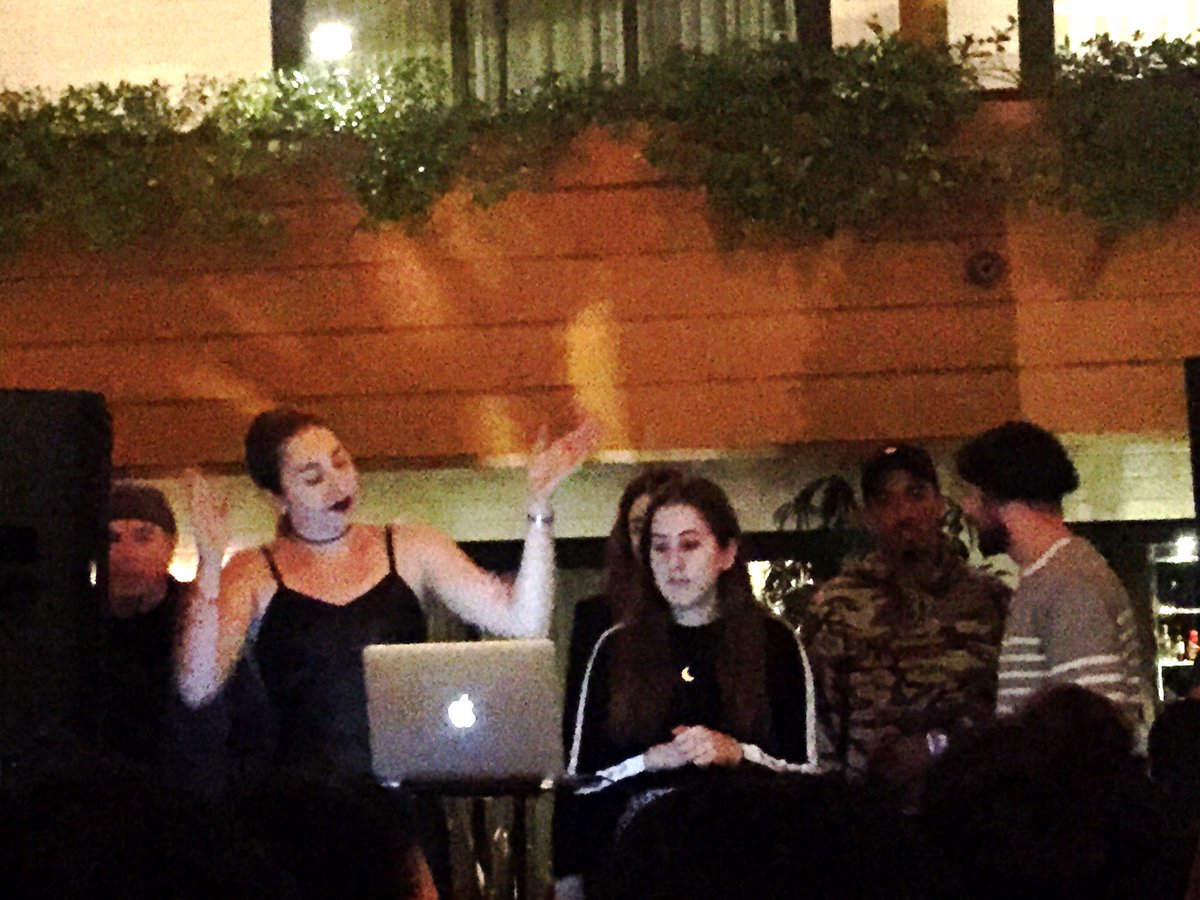 JasminRosemberg's tweet photo. "Welcome to my Bat Mitzvah" - @HAIMtheband @the_dFm #grammys https://t.co/0J2Knj3h3A