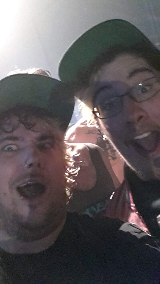Audra8008's tweet photo. Like complete ! #brotherfromanothermother #teamsnails @snailmusic #vomitstep #snails https://t.co/WHYolGYLjK