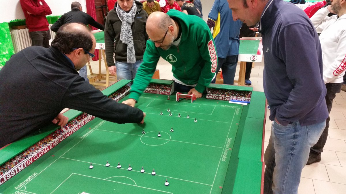 Cristian_Gi_LI's tweet photo. Old #Subbuteo Tuscany Cup matches are underway @LondonTFC @MTFCSubbuteo @grtablesoccer @TimTumminaro @STFAsubbuteo https://t.co/AAIAD9oLxk