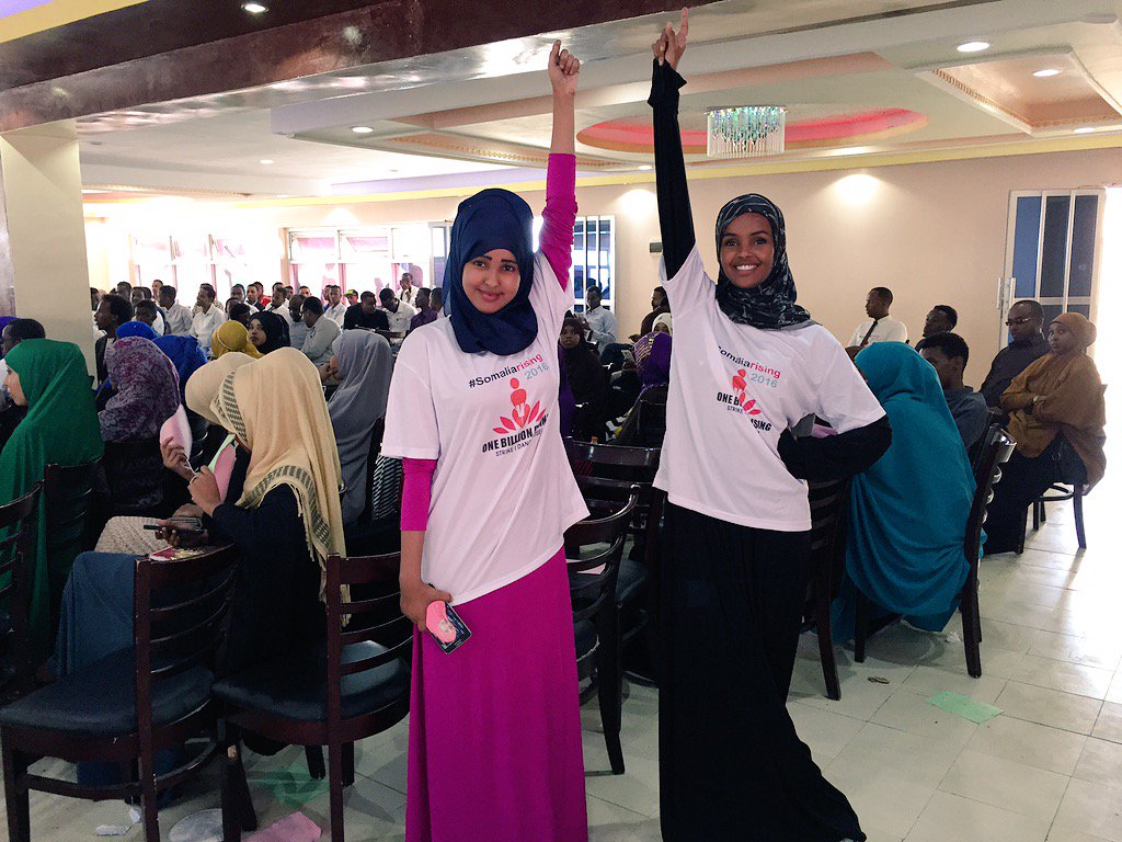 ahmedvision1's tweet photo. Today Mogadishu youth rose up 4 change, A beginning of new journey 4 new Somalia #OneBillionRising #SomaliaRising https://t.co/HSaVfrp1uT