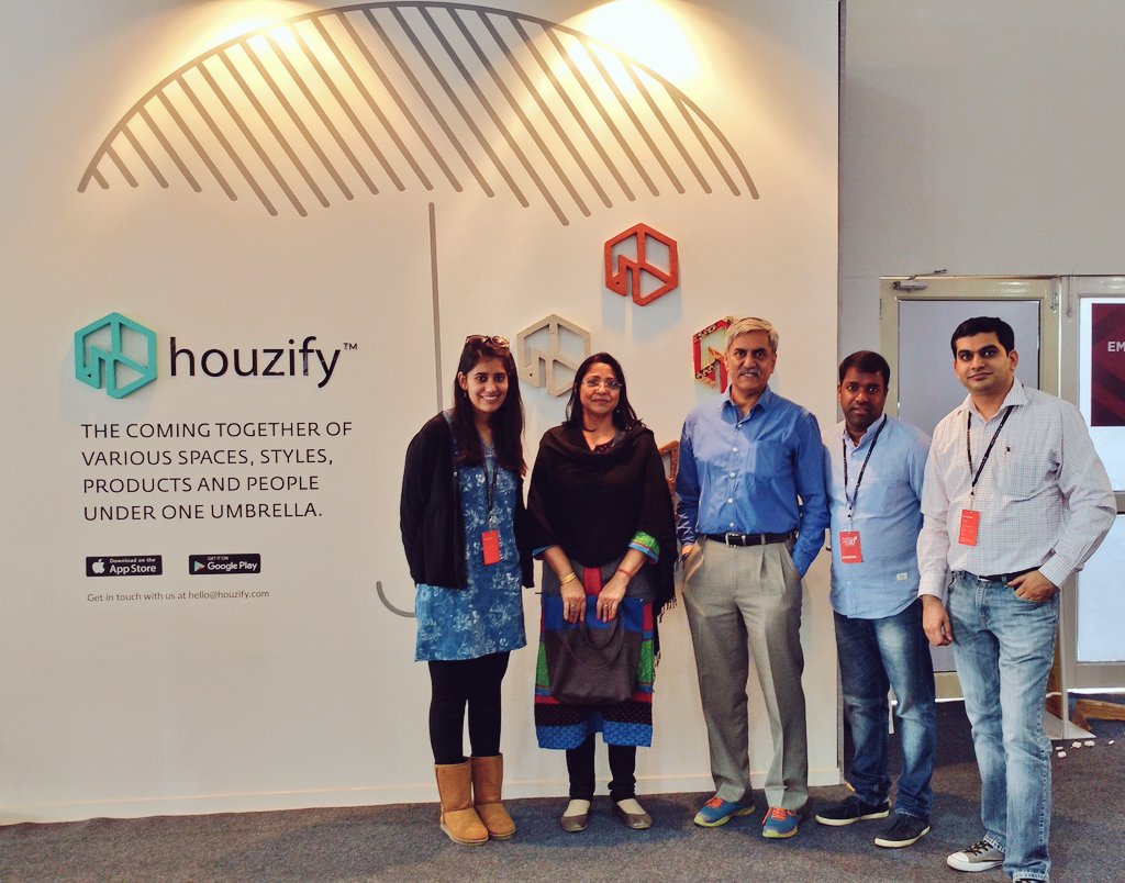 Houzify's tweet photo. This visit from one of our team member's family made our day! #HumansofHouzify #IndiaDesignID2016 #ProudMoment https://t.co/88jitujMP8