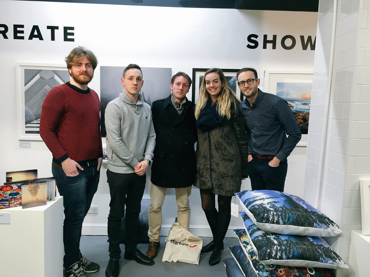 miPic_app's tweet photo. Sharing the ❤️ to our sponsors @startupstowers @appearhere @sageuk a fantastic week #oldstreet #popup👌🏽#mipic #VC https://t.co/gbwQeuDHLa