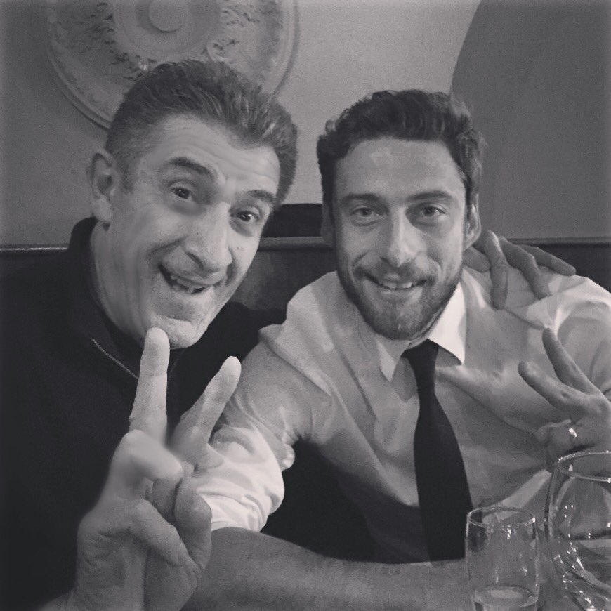 EzioGreggio's tweet photo. Claudio Marchisio e io quando facciamo una foto veniamo...in BIANCO-NERO! Ieri sera abbiamo ordinato... una pizza! https://t.co/1zPwzieoKV