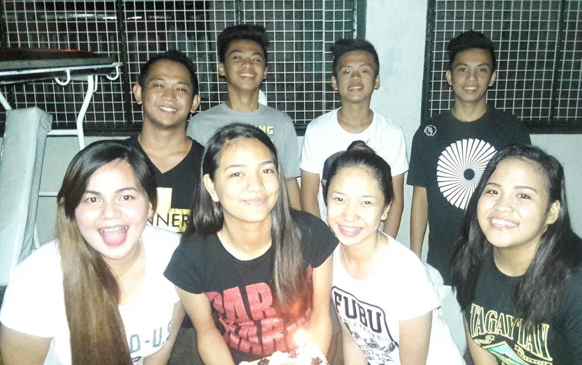 cheesycaakes's tweet photo. Sml x smf💕💑👭👫💞 @tibayjosiah18 @mariagenina_ @FelicianoElain9 @ritzgemcaballes @mariagenina_ #kuyajc #vj #kuyaLA https://t.co/n8iVyVkTrI