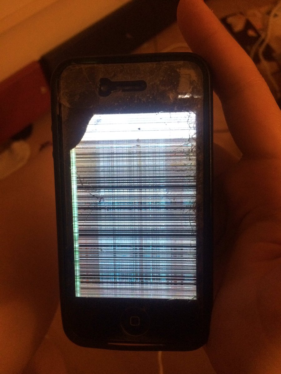 MelissaIlo's tweet photo. Ich glaube das war's dann mit meinem IPhone.. Und herzlichen Glückwunsch in meinen Händen neues IPhone 5s ! 😍❤️ https://t.co/RIU84Xszyo