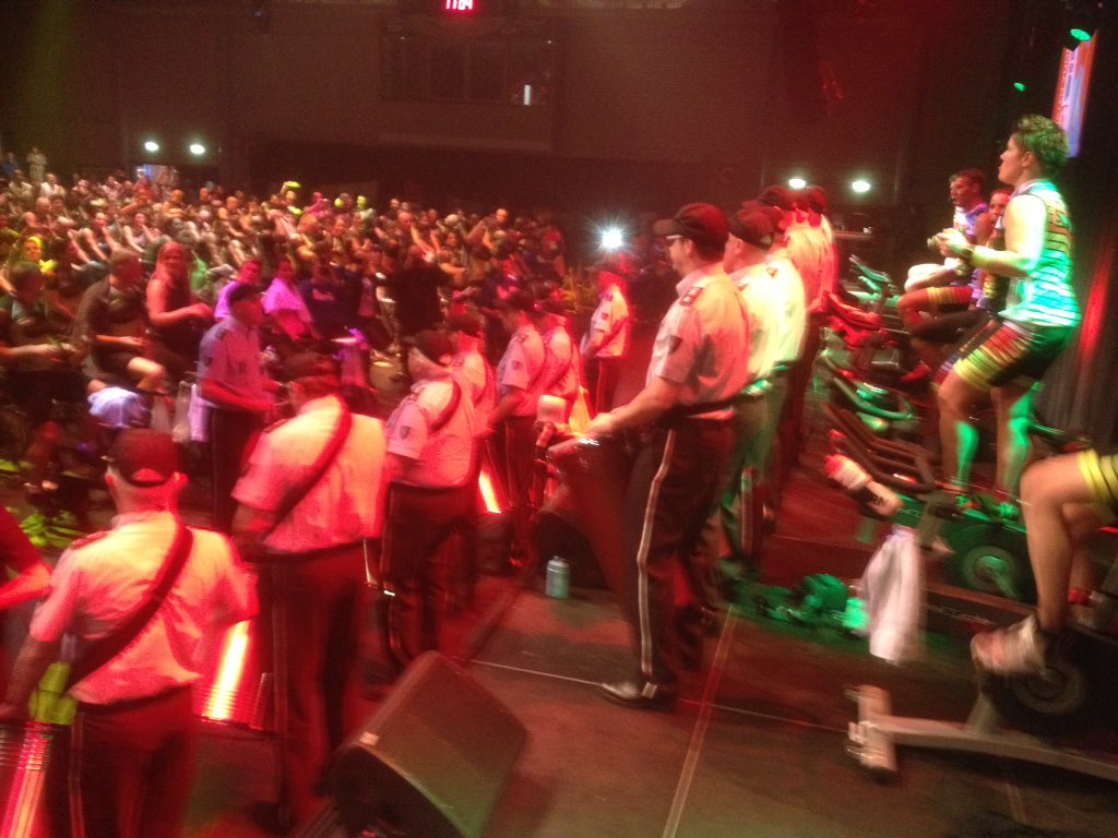 fredkoops's tweet image. Persoonlijke aanmoediging goed zo douaneharmonie