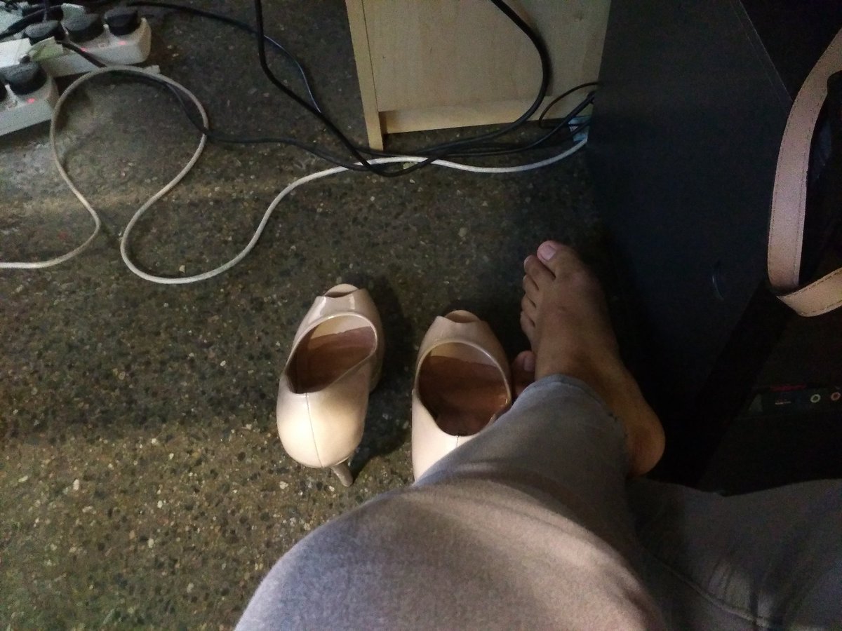 BossAthena's tweet photo. Who wants to b under my desk? #findom #footfetish #underdeskloser @RTpig @_obedientslave_ @slave5678 @RTfucker https://t.co/rT4pVQYgdi