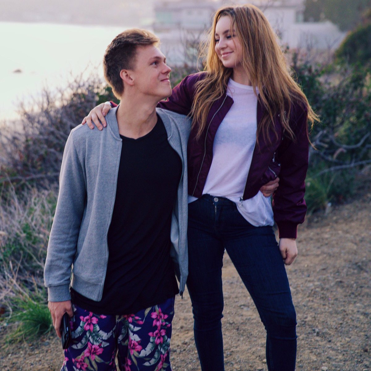 Caspar_Lee tweet picture