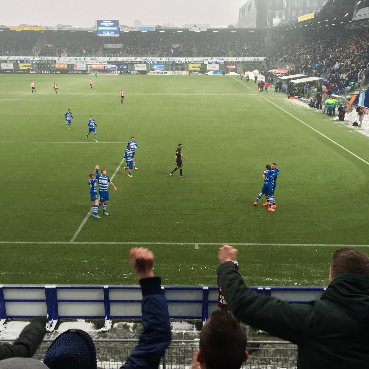 pec_nu's tweet photo. PEC wint met 3-1 van Feyenoord. Wij zijn trots op #PECZWOLLE. RT AlS JIJ DAT OOK BENT! https://t.co/YIJW2EYyzy