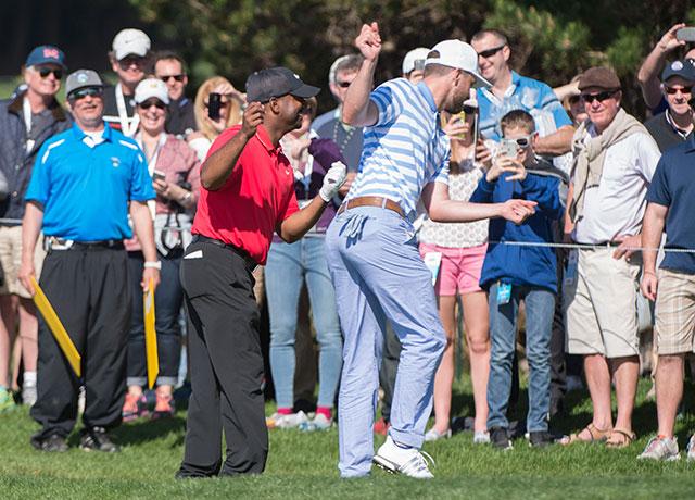 PGAAmateurGolf's tweet photo. Oh, no they didn't. @jtimberlake and @alfonso_ribeiro in a Carlton dance-off Saturday at #attproam? https://t.co/aghOk42cP1