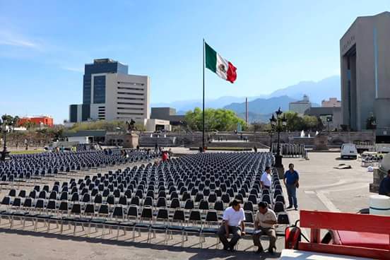 MyrzaBermudez's tweet photo. #SoyLuzdelMundo #LldmBautismos Embelleciendo la plazas de 53 Naciones para unirnos en un mismo sentir!!! https://t.co/WGSZ2z7rNv