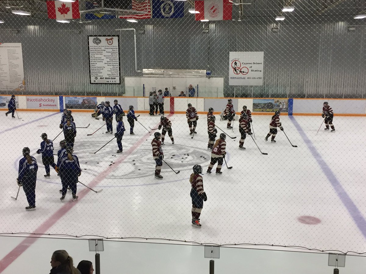 helmsolutionsab's tweet photo. #Zone2 vs #Zone8 in #FemaleHockey @ABWinterGames16 this Morning #GoZone2 #BigCountryCrush https://t.co/jIyUg2AyZq