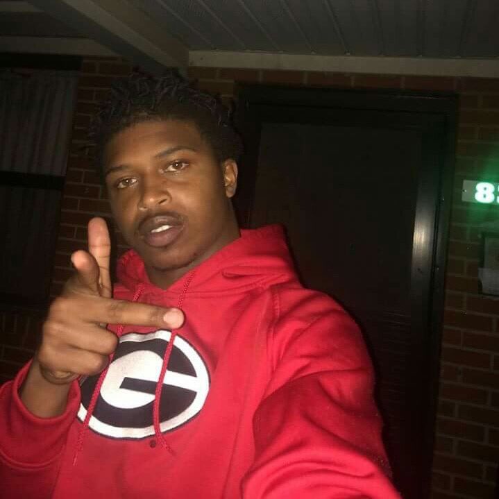 BigLondon_'s tweet image. They laying you down to rest today kinfolk, no more worries fam. Like you told me we'll meet at the top 🙌🏾👼🏾💯 #RIPTc