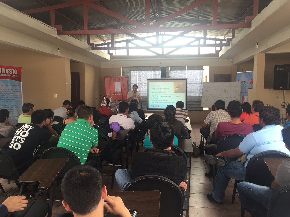 startupbo's tweet photo. .luciano_lopez habla de 8 habitos de gente exitosa en #InnpacTAR #swlapaz #startupbo https://t.co/dM503H64Pq https://t.co/dM503H64Pq