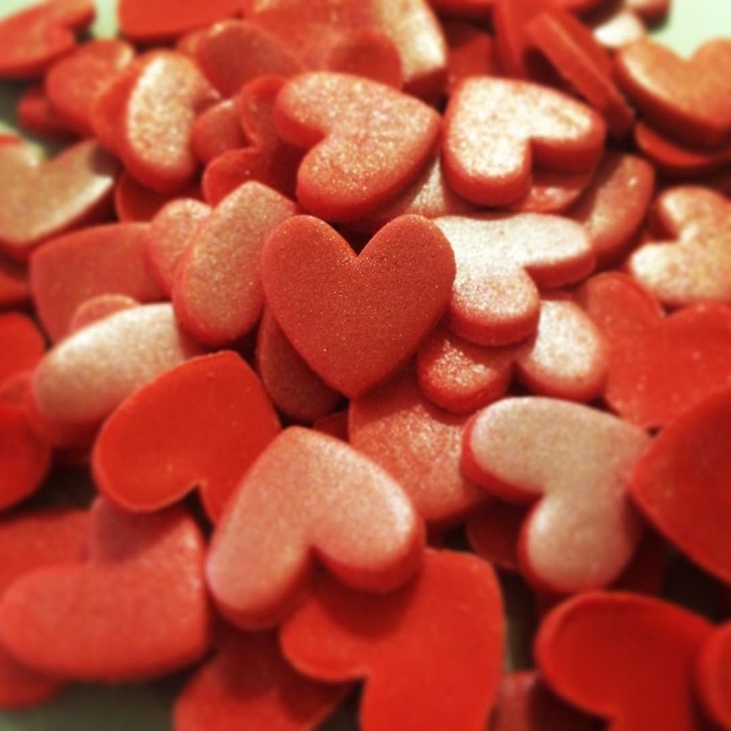 TreSweeney's tweet photo. Happy Valentine's Day❣
#vanness #vannesscupcake #spuistraat #amsterdam #freshlybaked #cupcakes #redvelvet #creamche… https://t.co/j8dgKAHzll