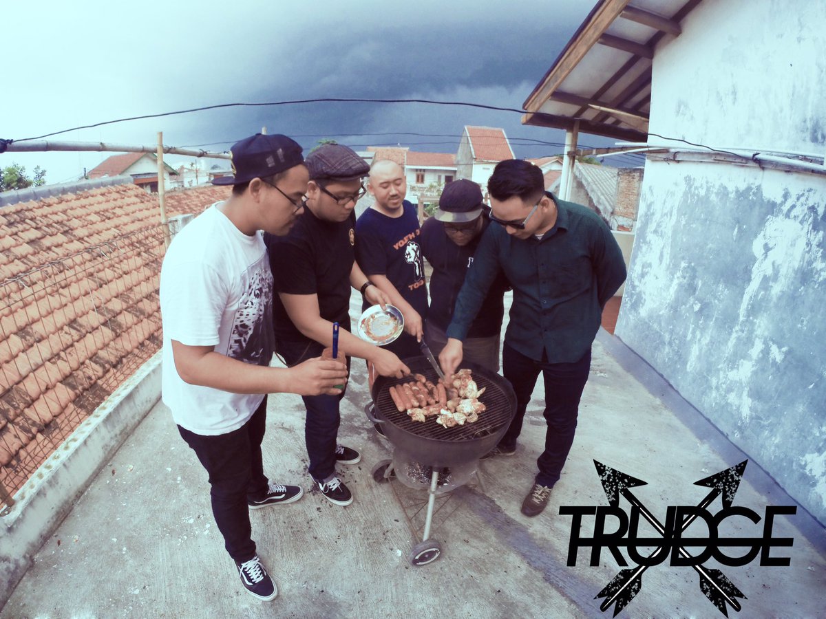 Makan malamnya jangan sampe lupa ya bosku 😊