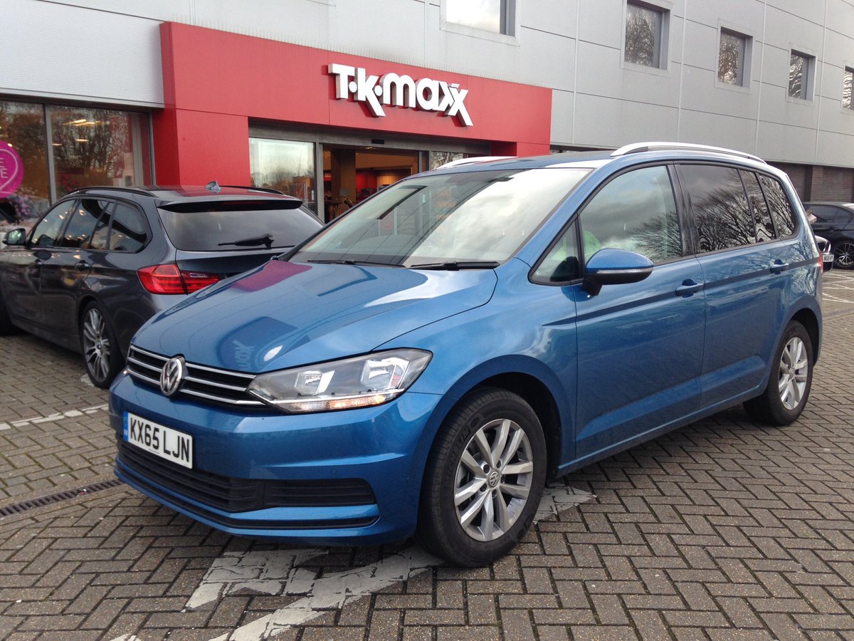 timpitt100's tweet image. Today, I drive a Volkswagen Touran diesel to a Croydon retail park. #RealWorldTesting
