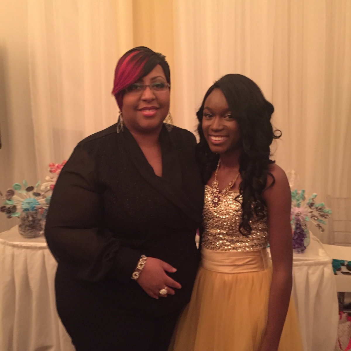 babeequeensings's tweet photo. My Beautiful Sister @biznizwoman & The Young Lady Of Last Night Ms. Sweet Sixteen - Kimona 💖👑💖👑 💖 https://t.co/mDZb4PSUf6