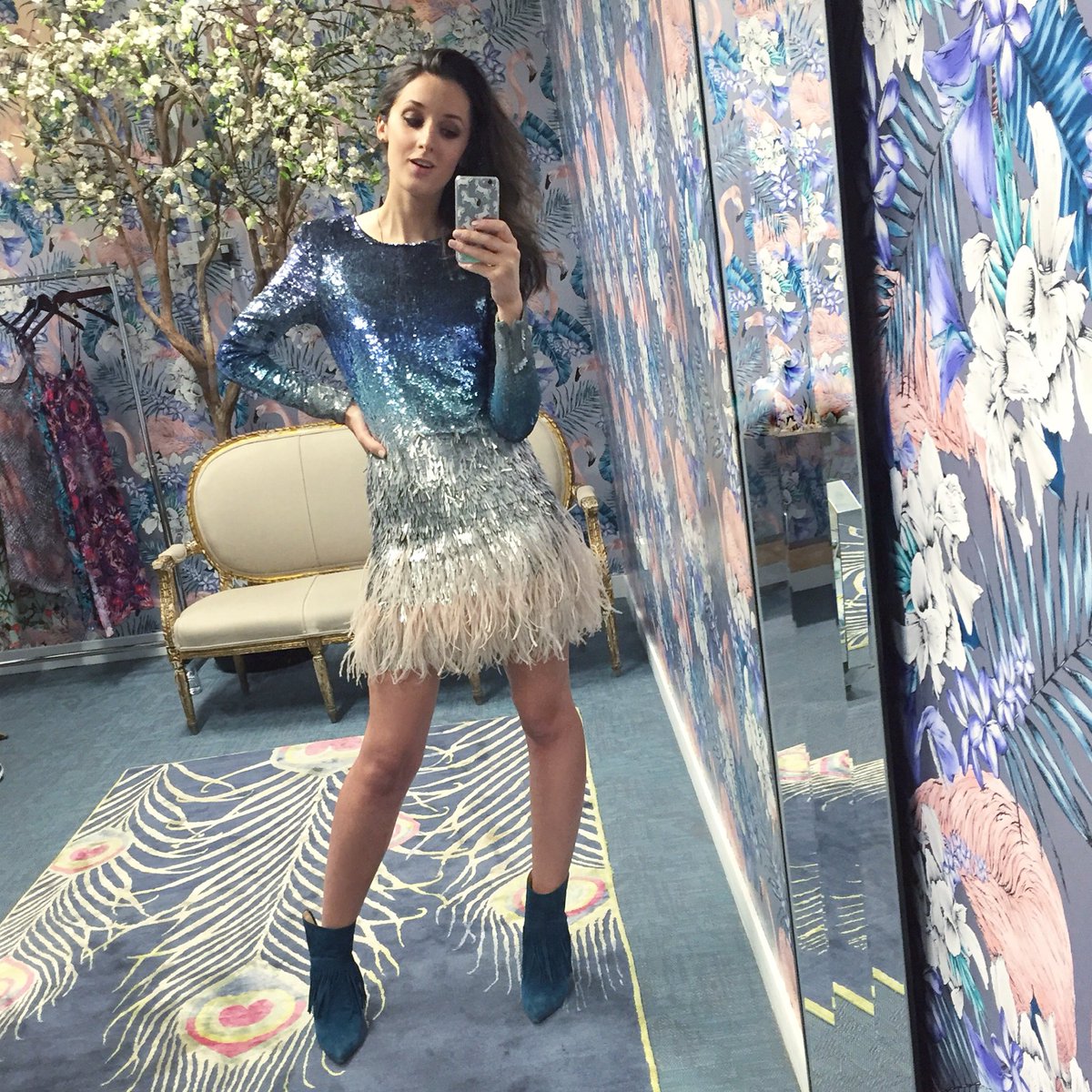 Rosanna's tweet photo. Mermaid sequins this week in the #MatthewMirror https://t.co/Op2BIH66Zz