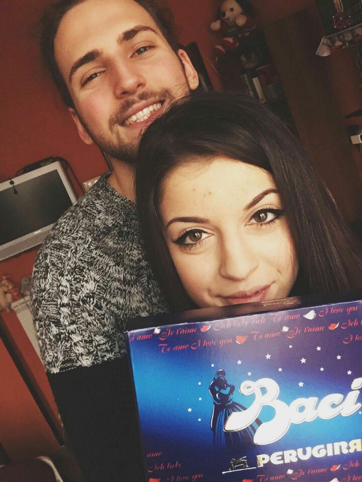 Stani4Tweet's tweet photo. Buon San Valentino a noi <3 #BeSanValentino @bemyspot https://t.co/Y0KndGqlzi