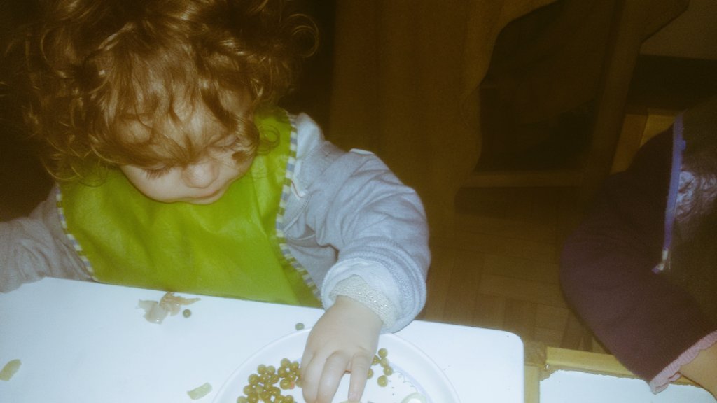 NidodeOpera's tweet photo. #Bebes #infanciafeliz #casanido #nidodeopera Comiendo solos, dando pasos hacia una creciente autonomía https://t.co/62cm6H4rVg