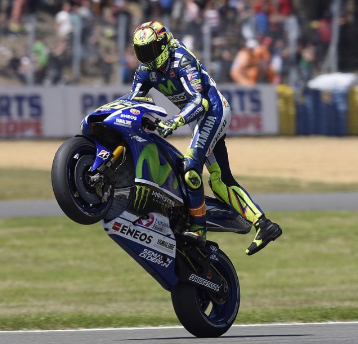 doronzo46's tweet photo. Il mio s.Valentino!!!! Buon onomastico @ValeYellow46 https://t.co/is3AvpM94h