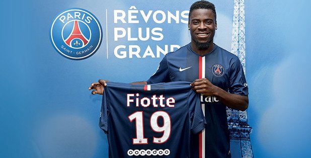 Tintinzlatan's tweet photo. #Aurier, Laurent n'est pas une fiotte, mais je te laisse deviner qui est la fiotte du #PSG https://t.co/pvYmXaB45B