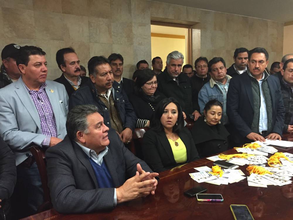 ntrzacatecas's tweet photo. #NotaDelDía En el ‘aire’, candidato del PRD #NTR  https://t.co/5BhoDyOik0 https://t.co/14j4EzpSjX