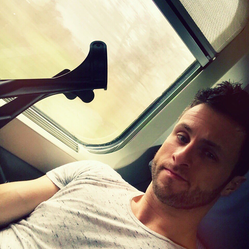 cmillettedancer's tweet photo. En route pour Paris... Joyeuse St-Valentin à tous ❤️ https://t.co/rw94Dt2jgn