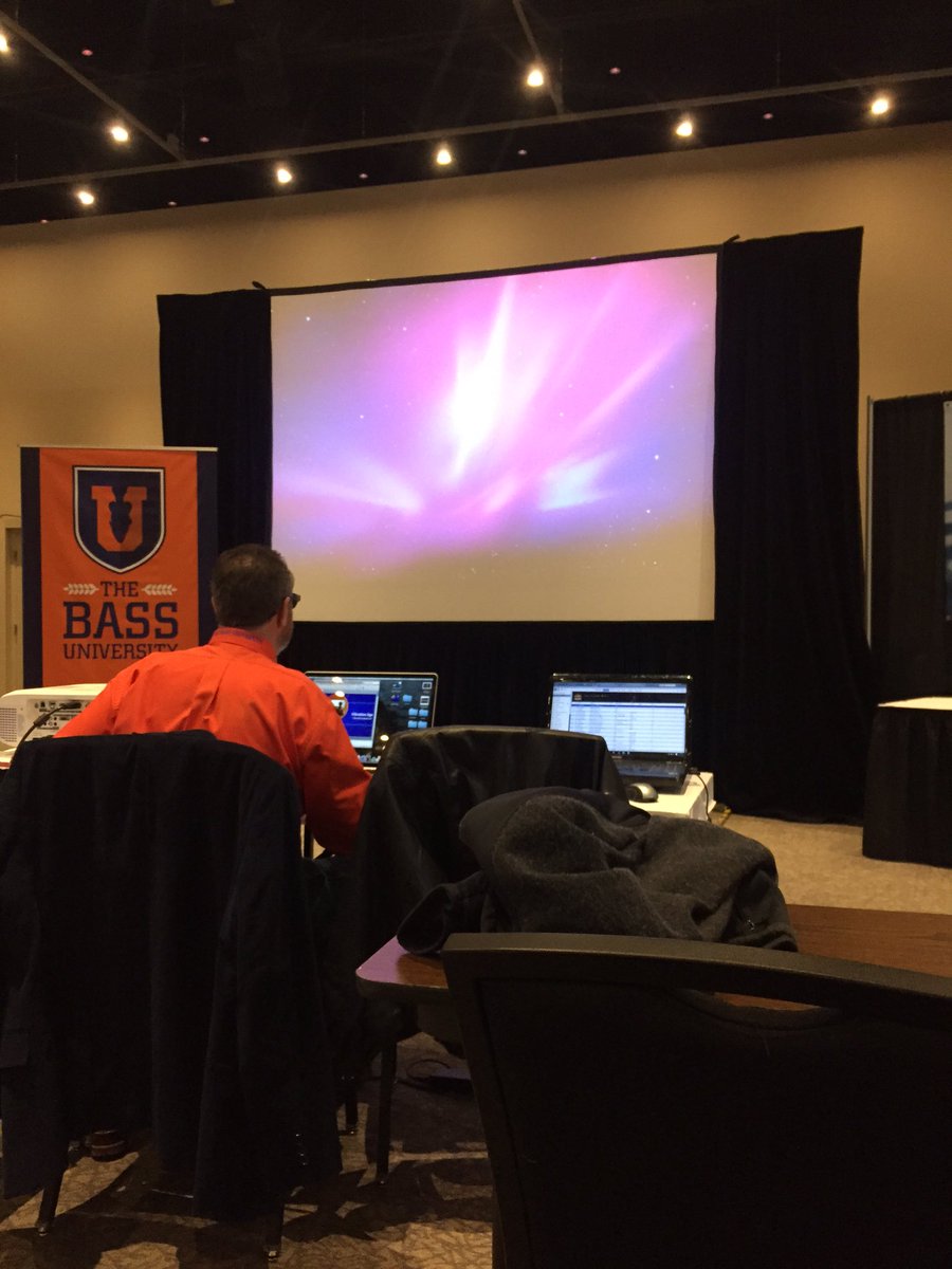 29_SteveO's tweet photo. This is what my class room looks like today !! #neverstoplearning https://t.co/3CvPxRH7KP