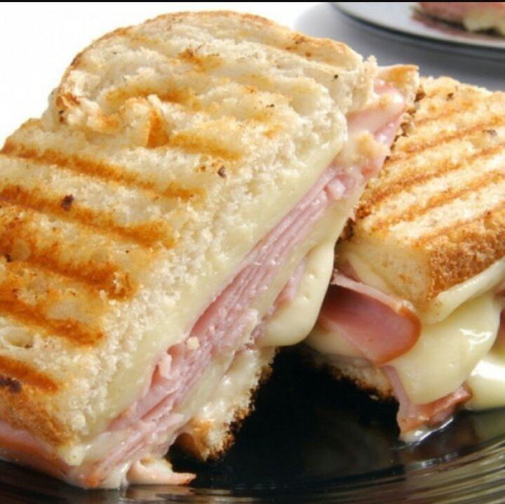 BlueRapsberry_'s tweet photo. Declaro el día de la comida #Happyfoodday,que le den a San Valentin,VIVA LA COMIDA!!! https://t.co/bZTvAnFyW4
