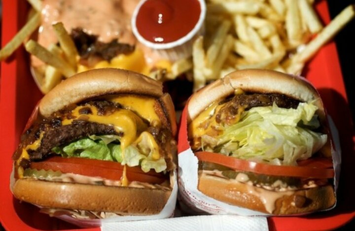 BlueRapsberry_'s tweet photo. Declaro el día de la comida #Happyfoodday,que le den a San Valentin,VIVA LA COMIDA!!! https://t.co/bZTvAnFyW4